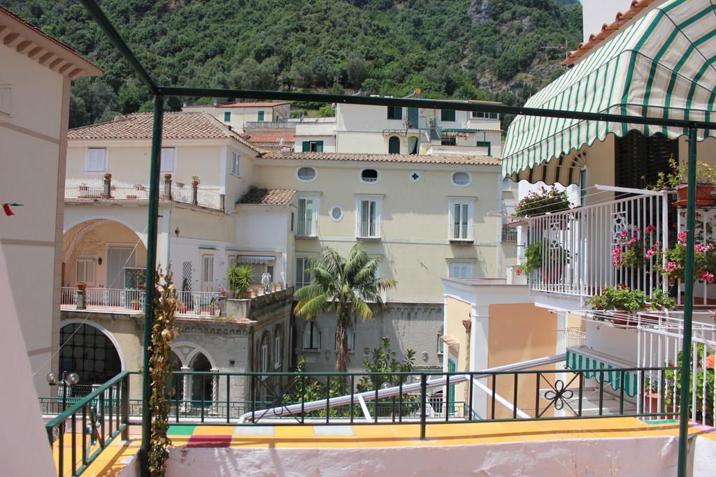 Casa Vacanze Nonna Raffa Амалфи Екстериор снимка